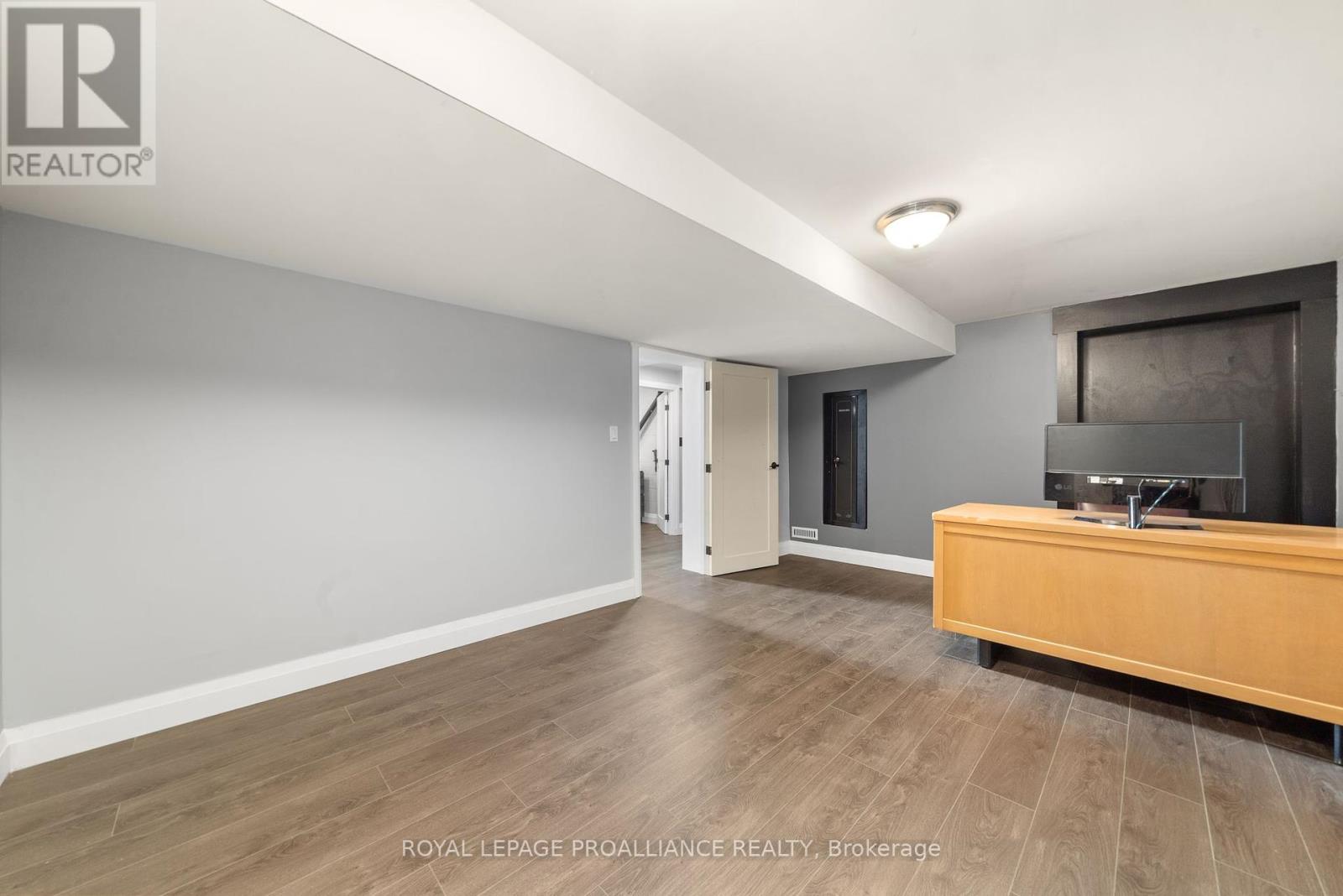 206 Elmwood Drive, Belleville (Thurlow Ward), Ontario  K8N 4Z4 - Photo 39 - X12394656