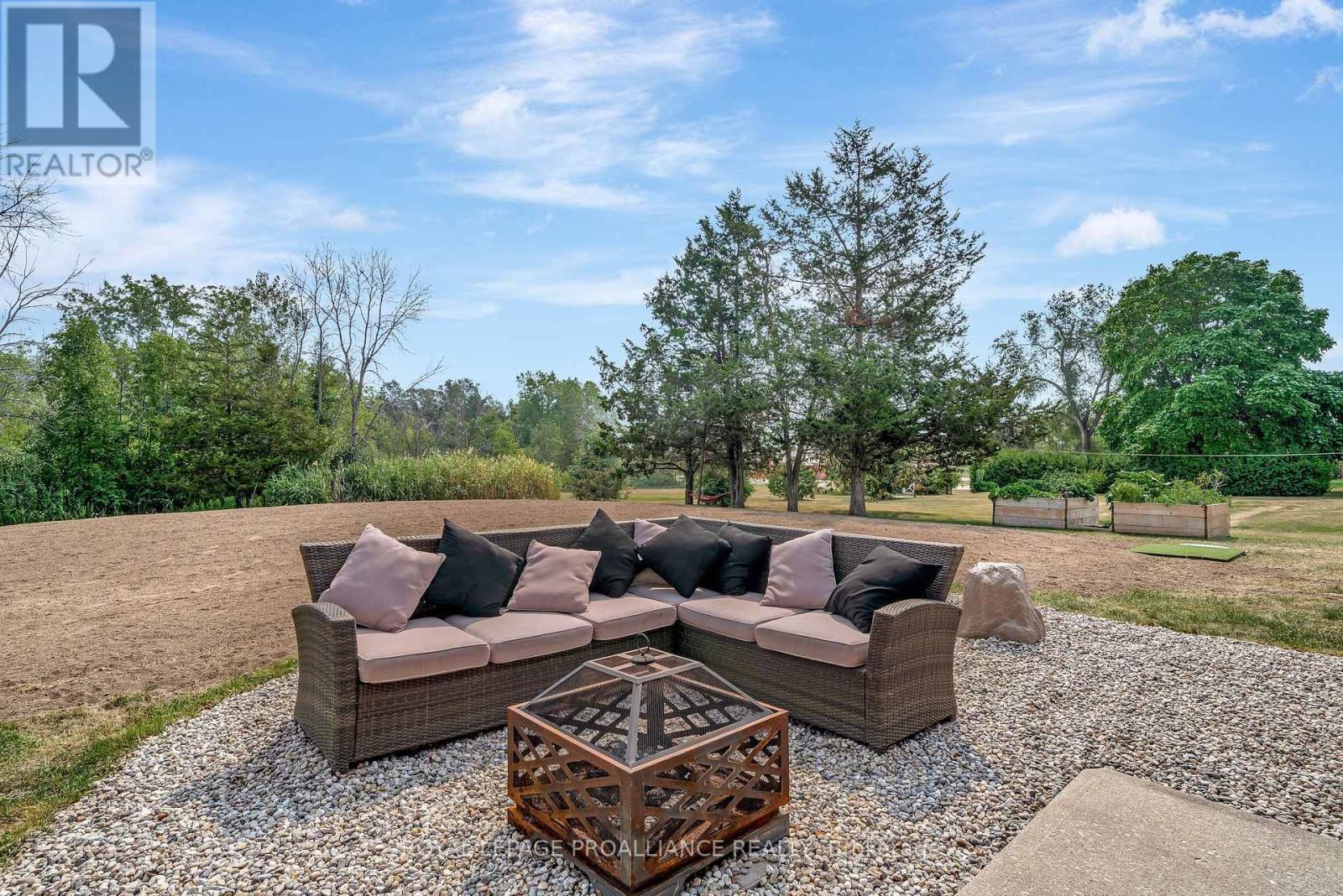 206 Elmwood Drive, Belleville (Thurlow Ward), Ontario  K8N 4Z4 - Photo 42 - X12394656