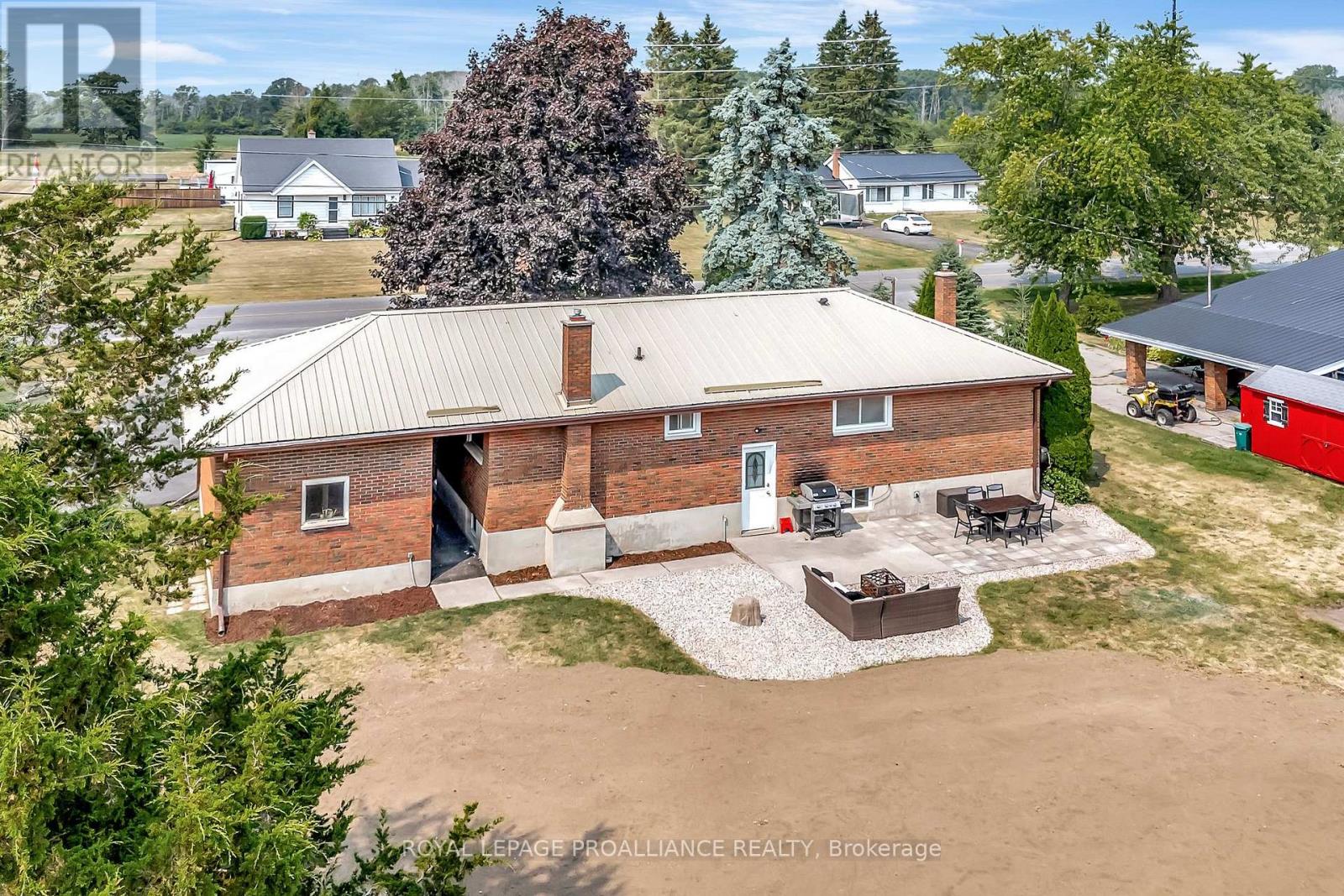 206 Elmwood Drive, Belleville (Thurlow Ward), Ontario  K8N 4Z4 - Photo 48 - X12394656