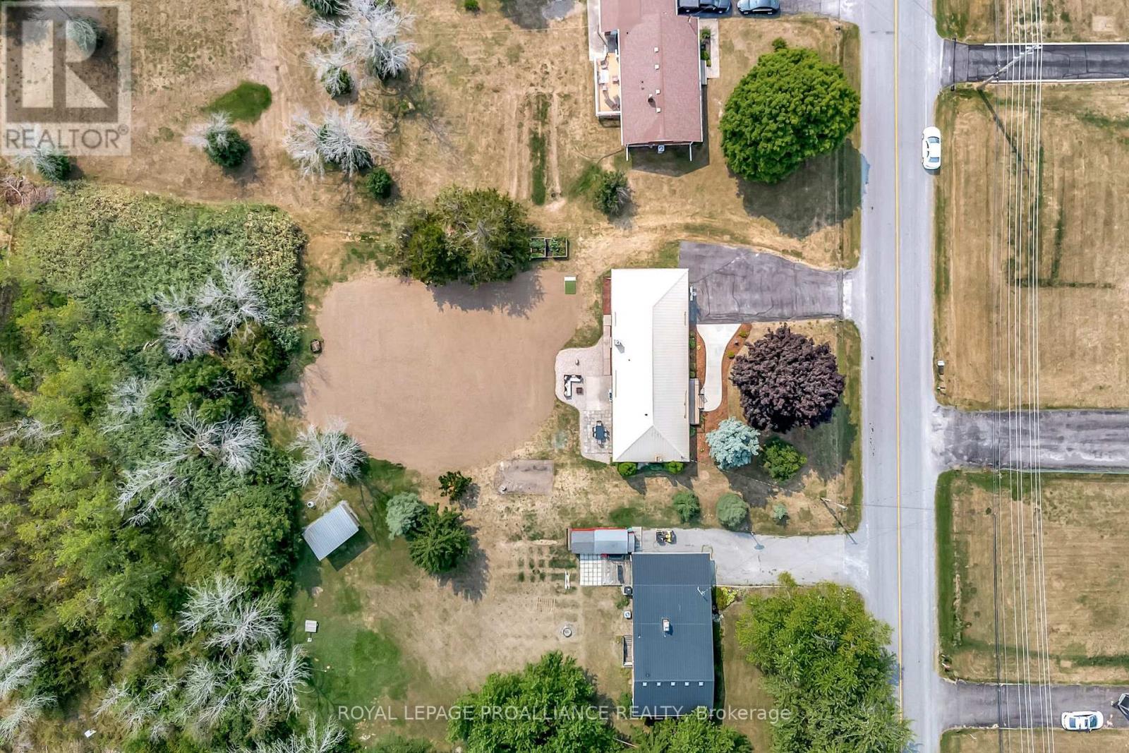 206 Elmwood Drive, Belleville (Thurlow Ward), Ontario  K8N 4Z4 - Photo 49 - X12394656