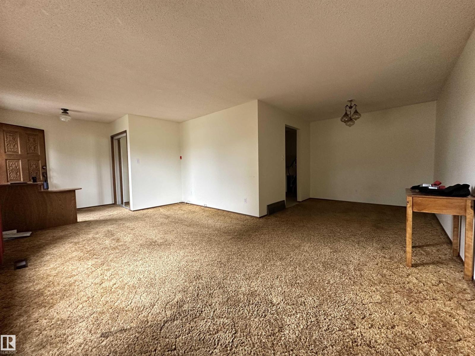 8515 86 Av Nw, Edmonton, Alberta  T6C 1J4 - Photo 3 - E4457046