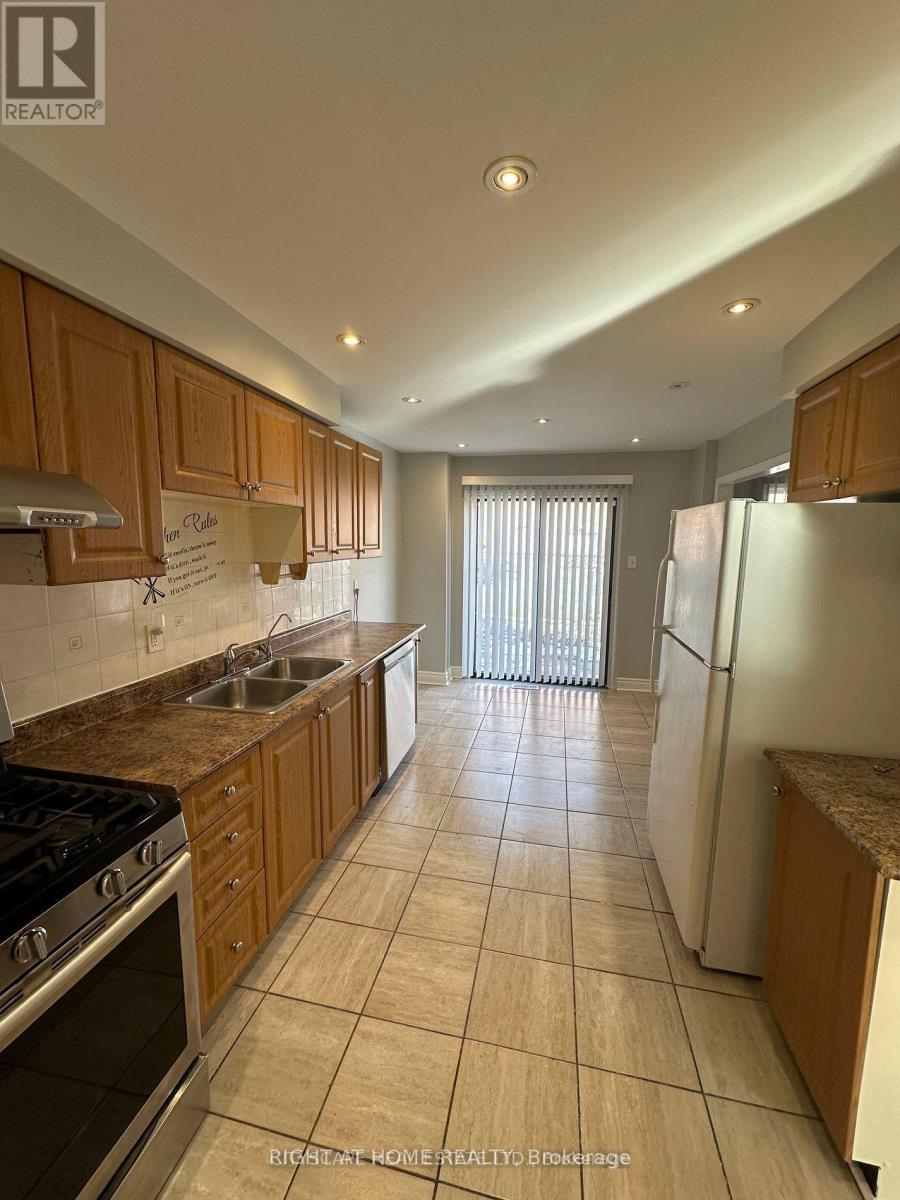 Upper - 56 Stanwell Drive, Brampton, Ontario  L6Z 3Y6 - Photo 5 - W12394485