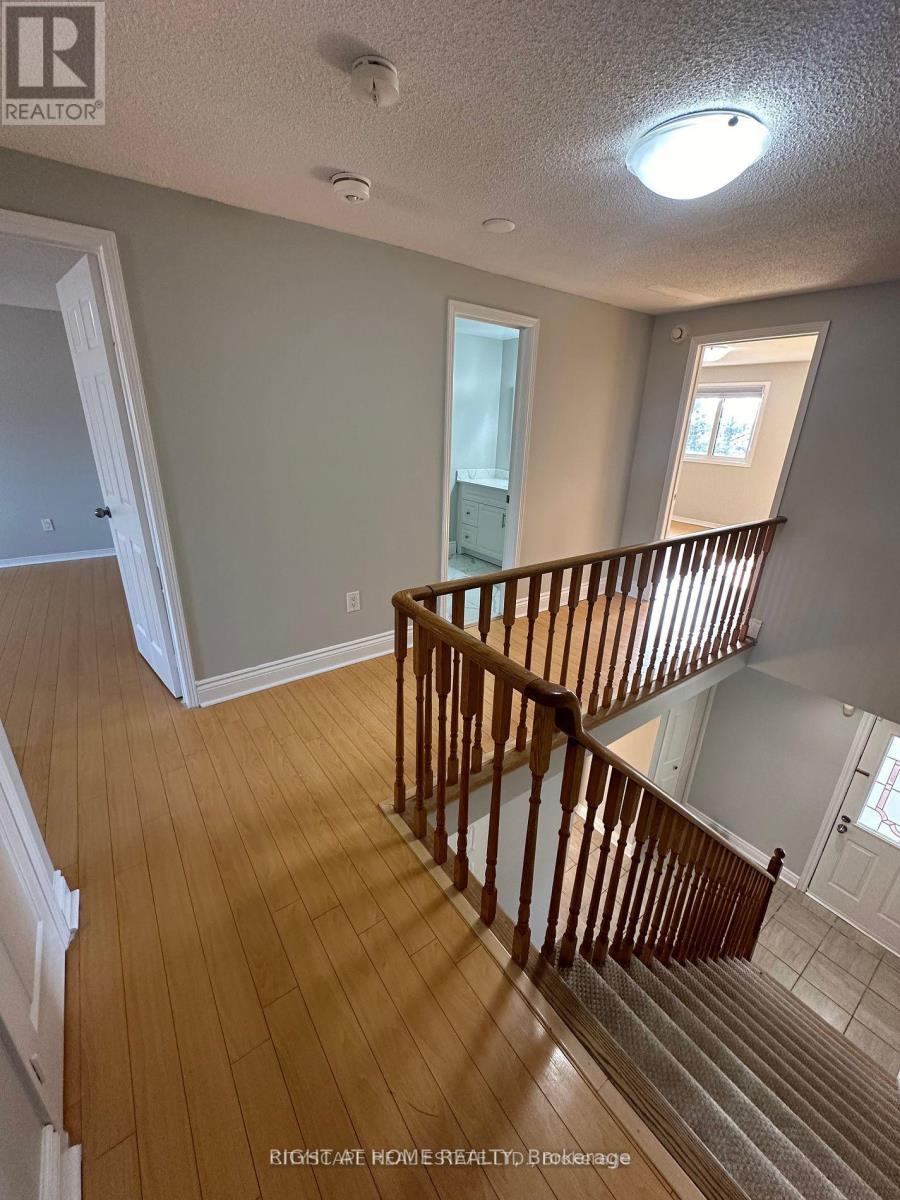 Upper - 56 Stanwell Drive, Brampton, Ontario  L6Z 3Y6 - Photo 8 - W12394485