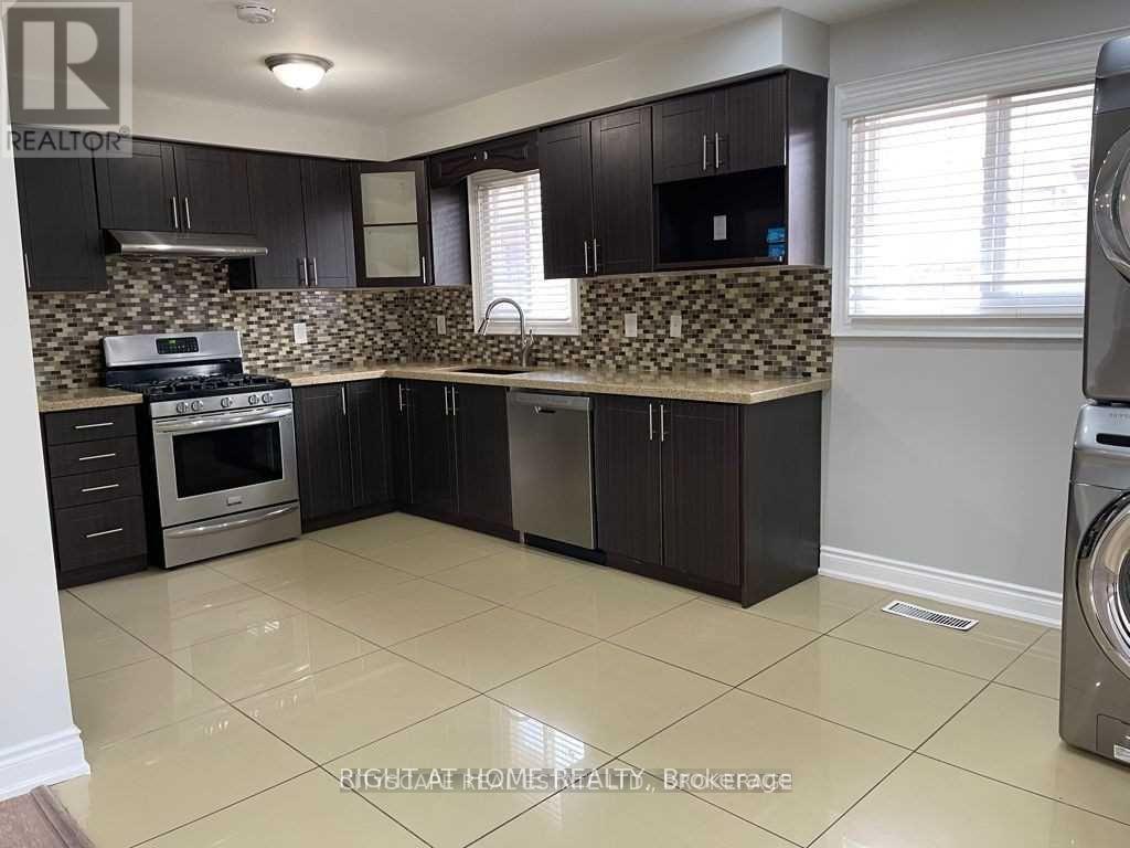 Upper - 28 Major Oaks Drive, Brampton, Ontario  L6V 3K2 - Photo 2 - W12394488