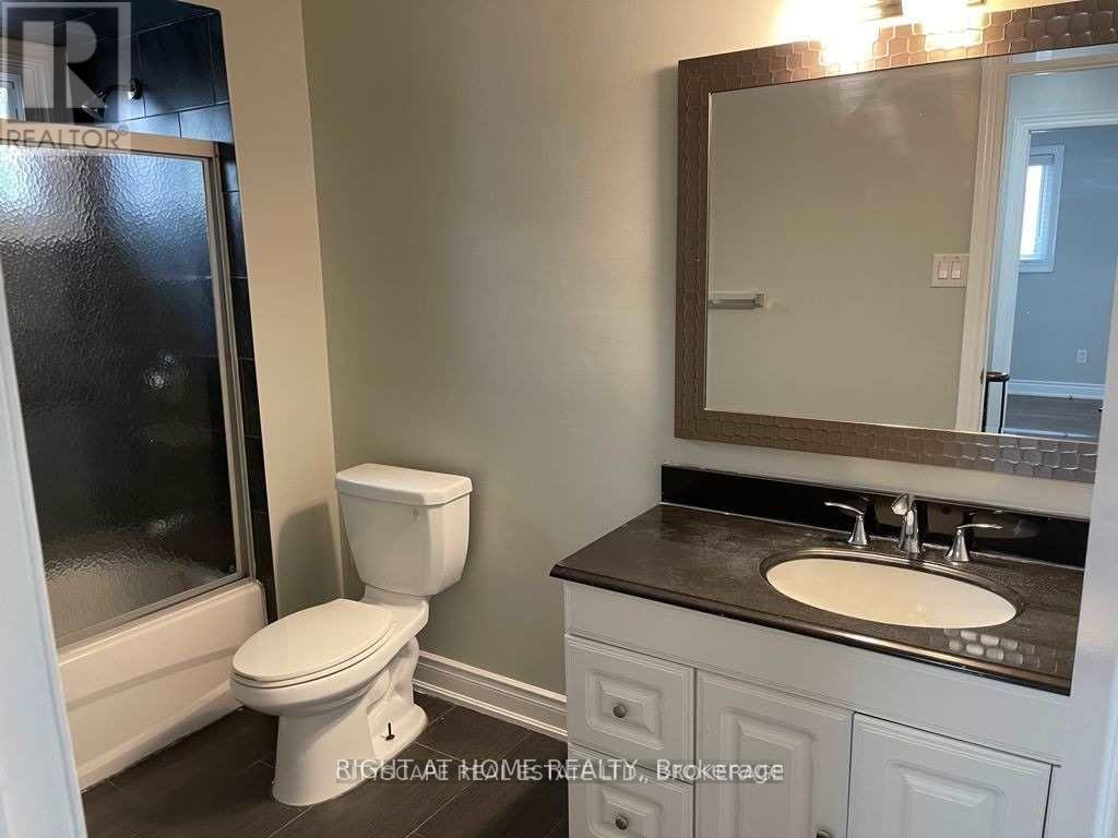 Upper - 28 Major Oaks Drive, Brampton, Ontario  L6V 3K2 - Photo 7 - W12394488