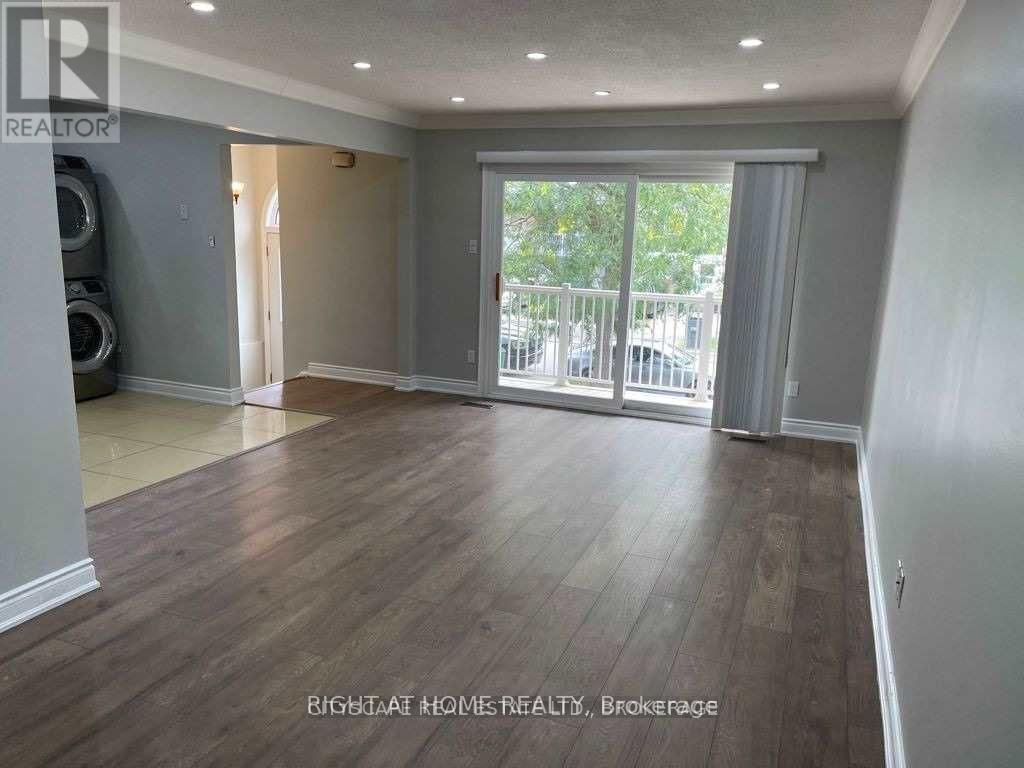 Upper - 28 Major Oaks Drive, Brampton, Ontario  L6V 3K2 - Photo 8 - W12394488