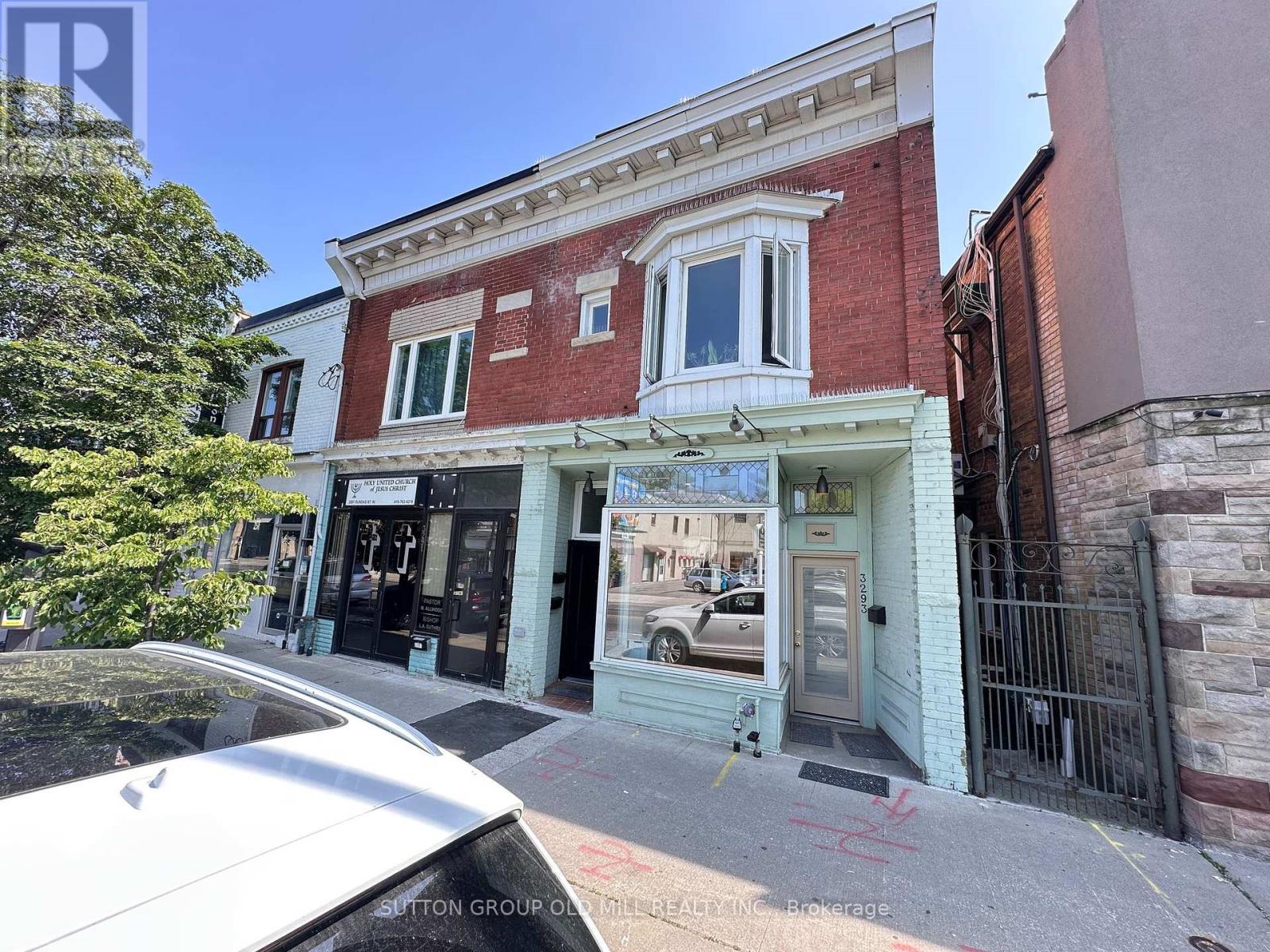 MAIN FLOOR - 3293 DUNDAS STREET W, Toronto, Ontario