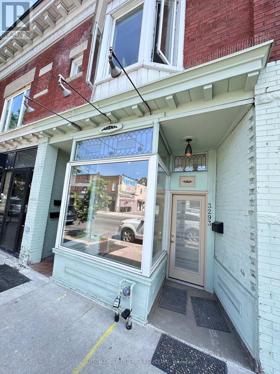 Main Floor - 3293 Dundas Street W, Toronto, Ontario  M6P 2A5 - Photo 5 - W12394511