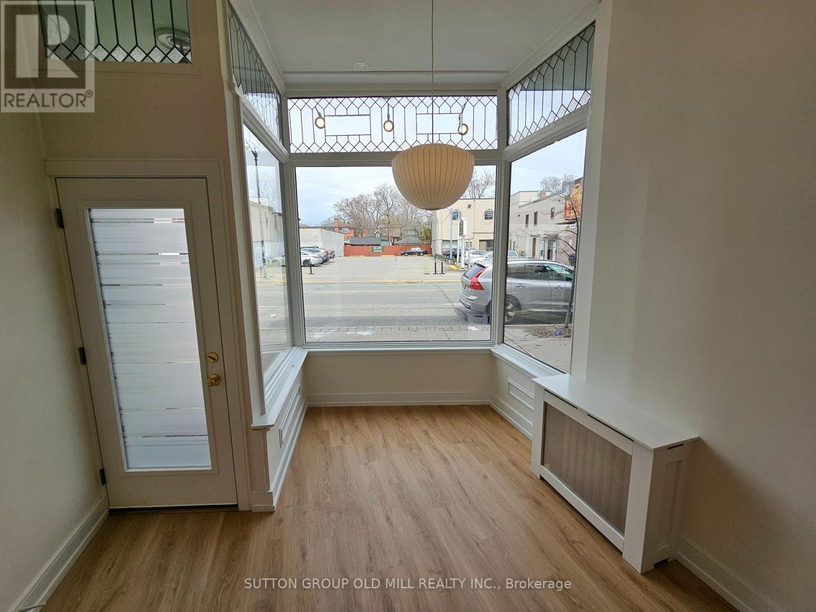 Main Floor - 3293 Dundas Street W, Toronto, Ontario  M6P 2A5 - Photo 6 - W12394511