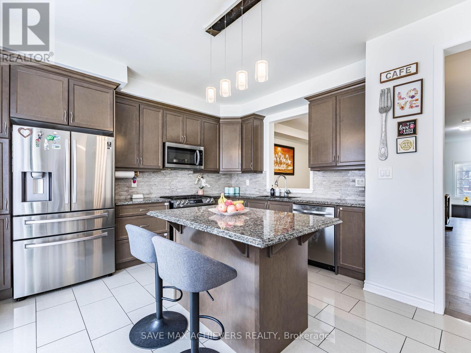 12 Emerald Coast Trail, Brampton (Northwest Brampton), Ontario  L7A 5A7 - Photo 19 - W12394518