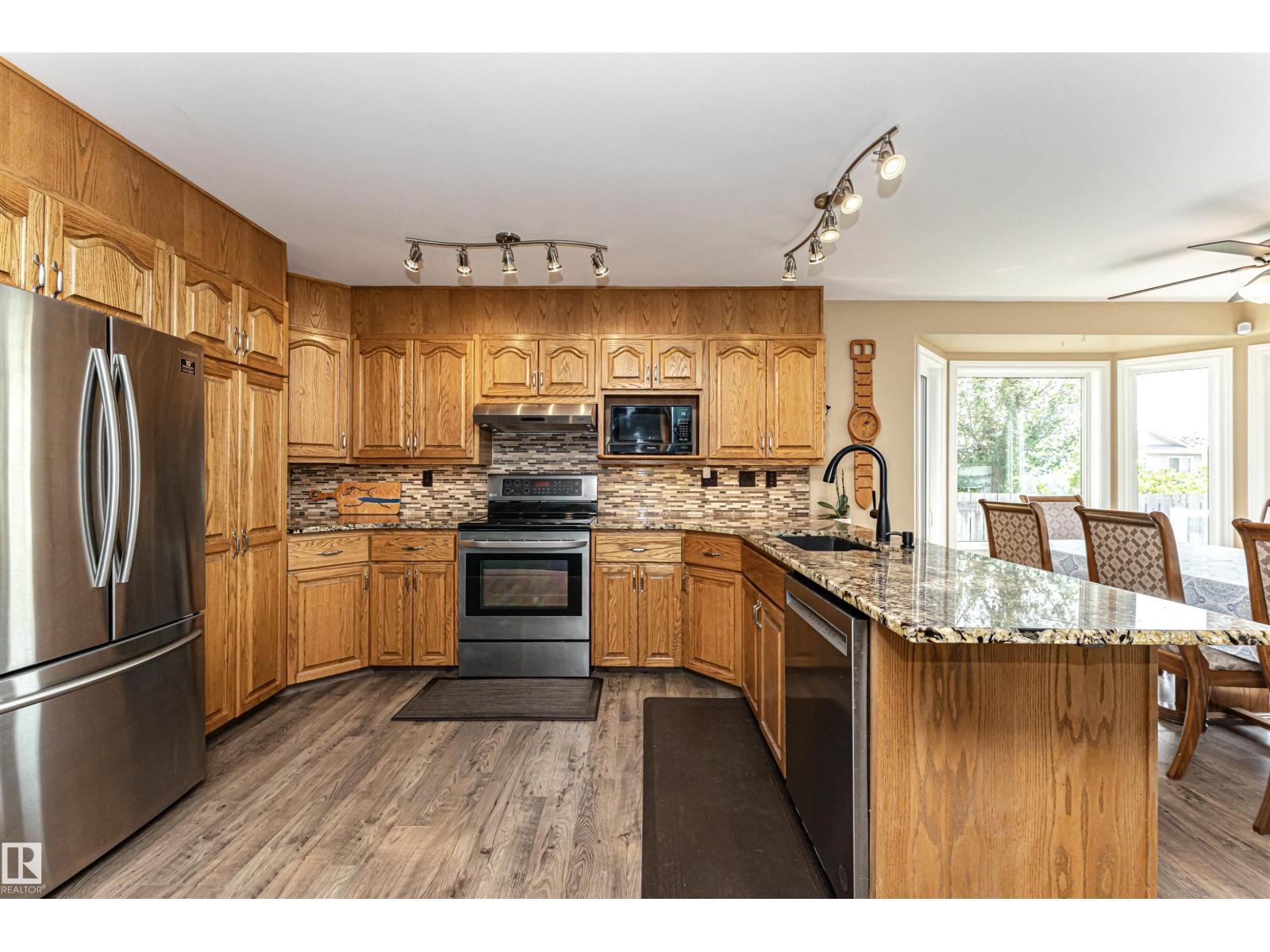 9007 102 Av, Morinville, Alberta  T8R 1B5 - Photo 12 - E4457053