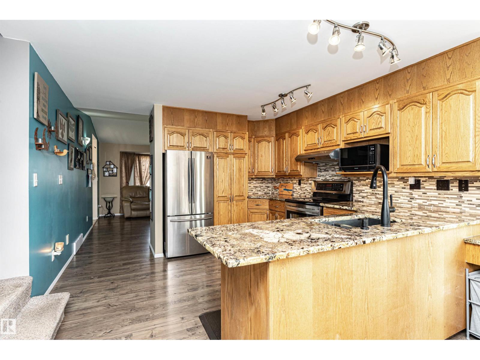 9007 102 Av, Morinville, Alberta  T8R 1B5 - Photo 15 - E4457053
