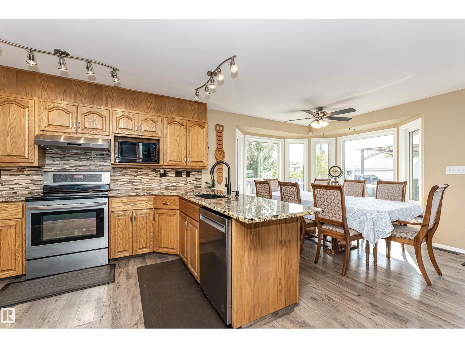 9007 102 Av, Morinville, Alberta  T8R 1B5 - Photo 17 - E4457053