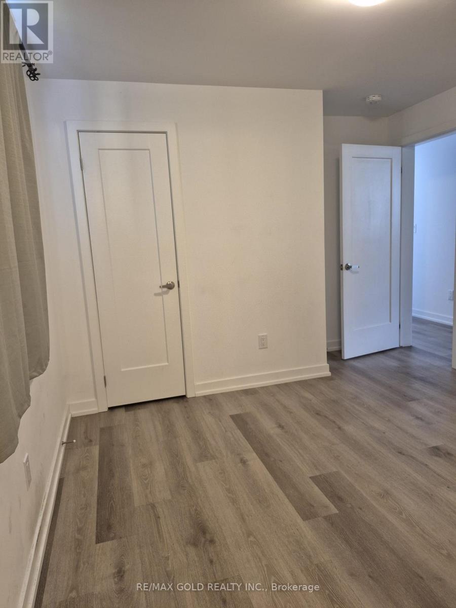 812 - 4263 Fourth Avenue, Niagara Falls (Downtown), Ontario  L2E 0C2 - Photo 12 - X12394493