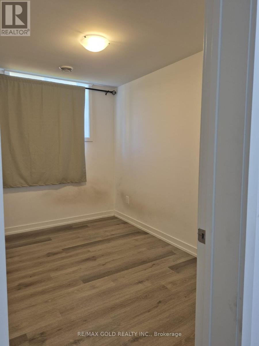 812 - 4263 Fourth Avenue, Niagara Falls (Downtown), Ontario  L2E 0C2 - Photo 15 - X12394493