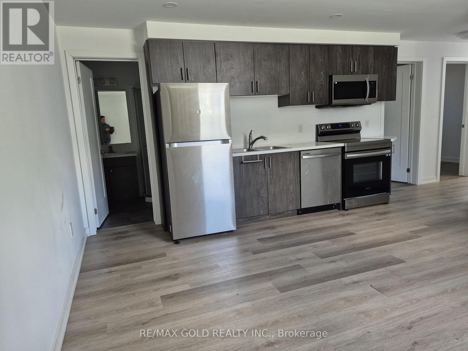 812 - 4263 Fourth Avenue, Niagara Falls (Downtown), Ontario  L2E 0C2 - Photo 24 - X12394493