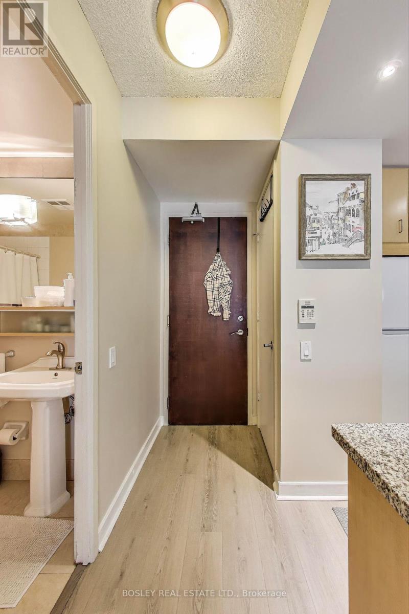 1007 - 85 Bloor Street E, Toronto, Ontario  M4W 3Y1 - Photo 2 - C12394539