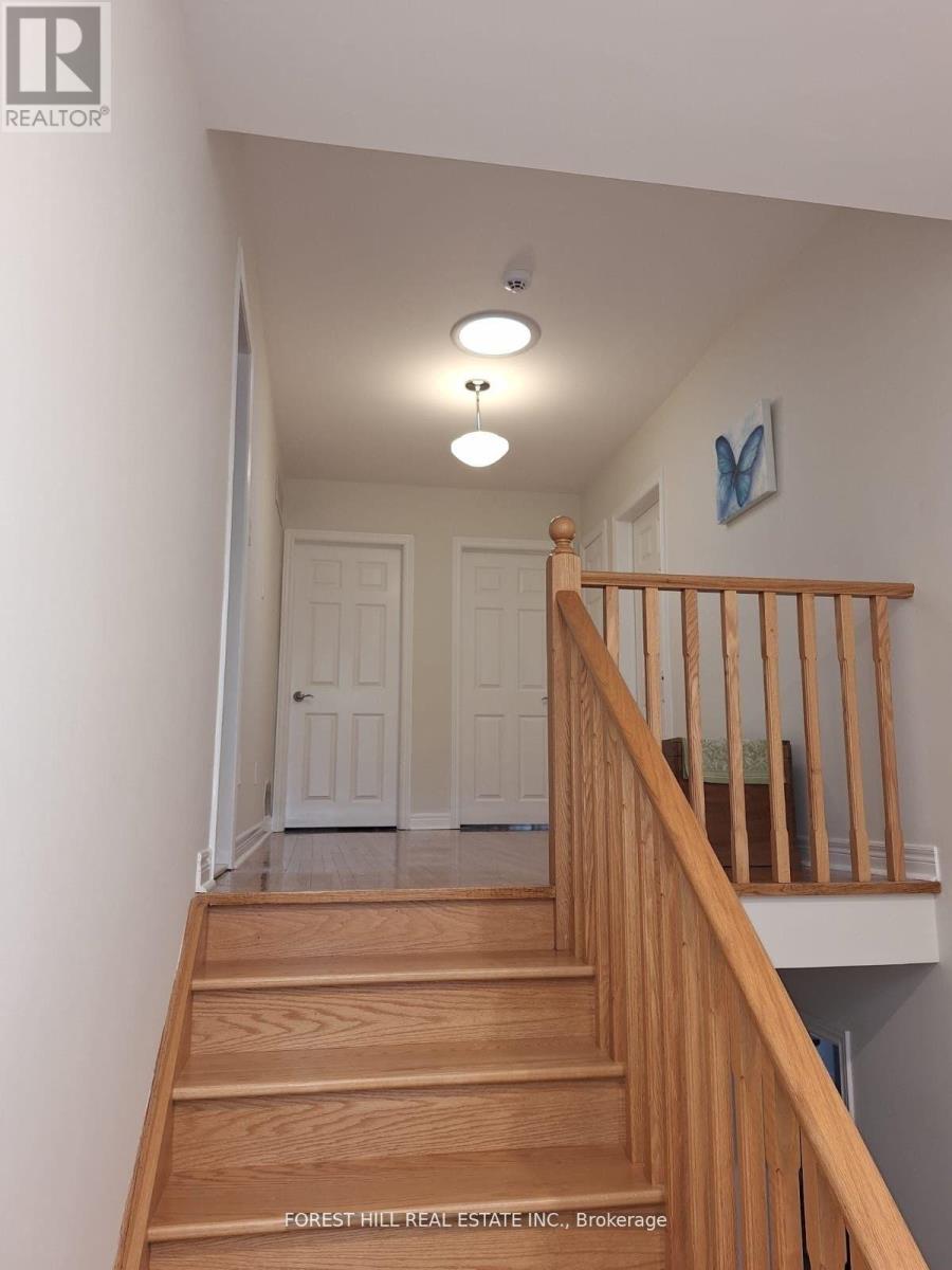 Property at 429 CONNAUGHT AVENUE image 4