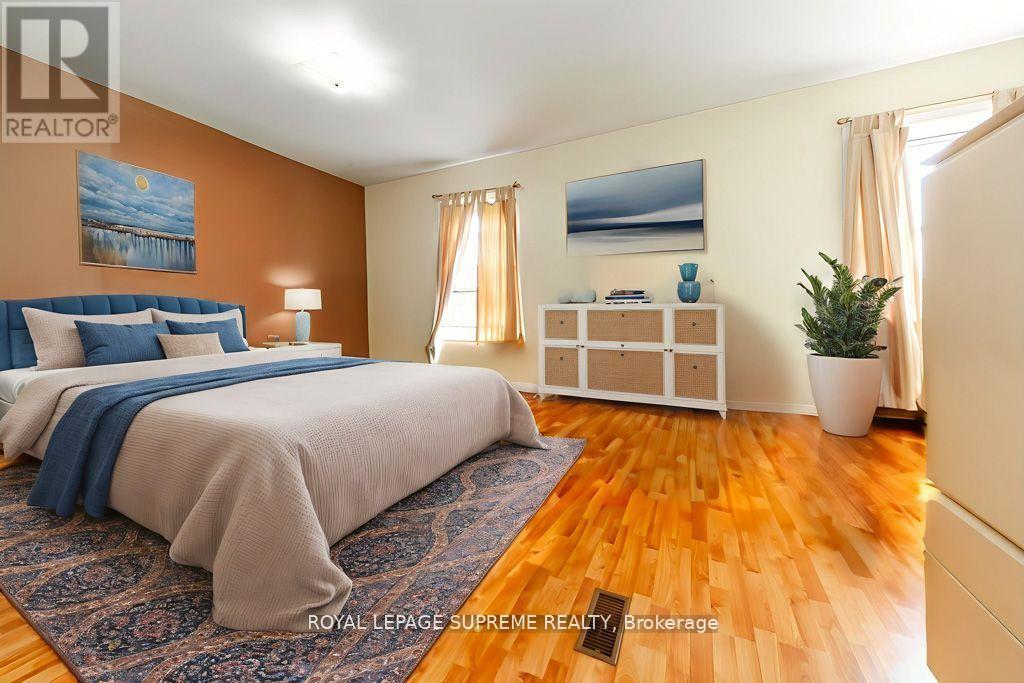 109 Regina Avenue, Toronto (Englemount-Lawrence), Ontario  M6A 1R5 - Photo 7 - C12394613