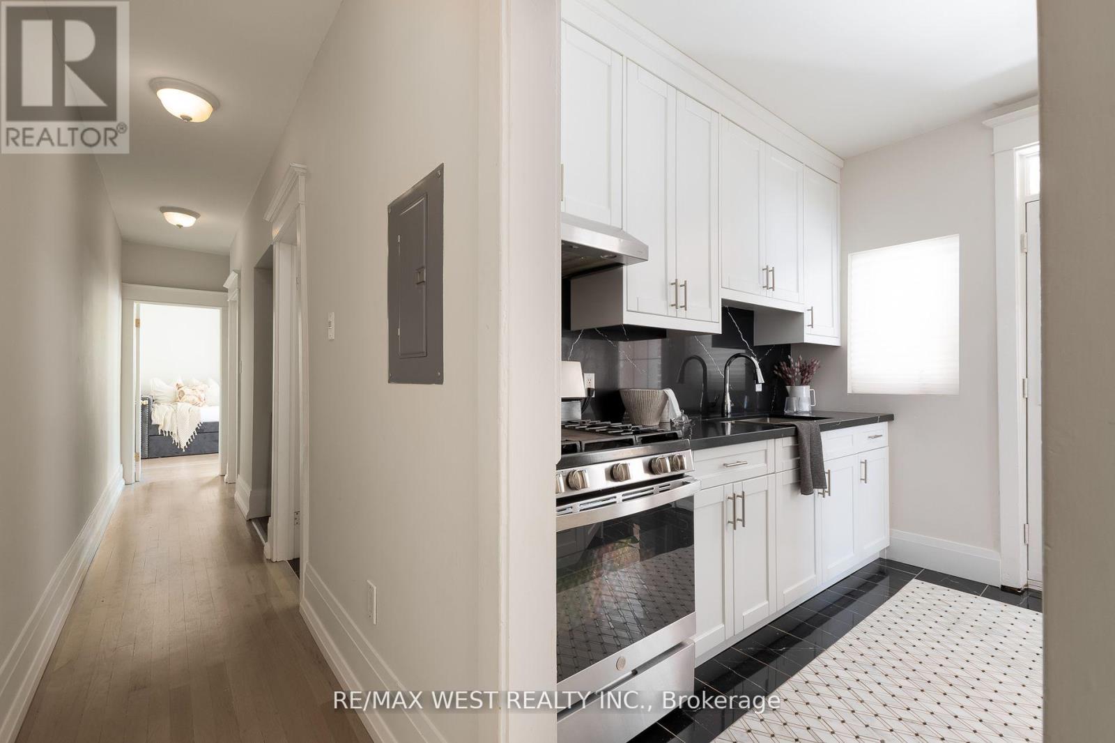 Bldg 1 - 9 Humewood Drive, Toronto, Ontario  M6C 1C9 - Photo 17 - C12394626