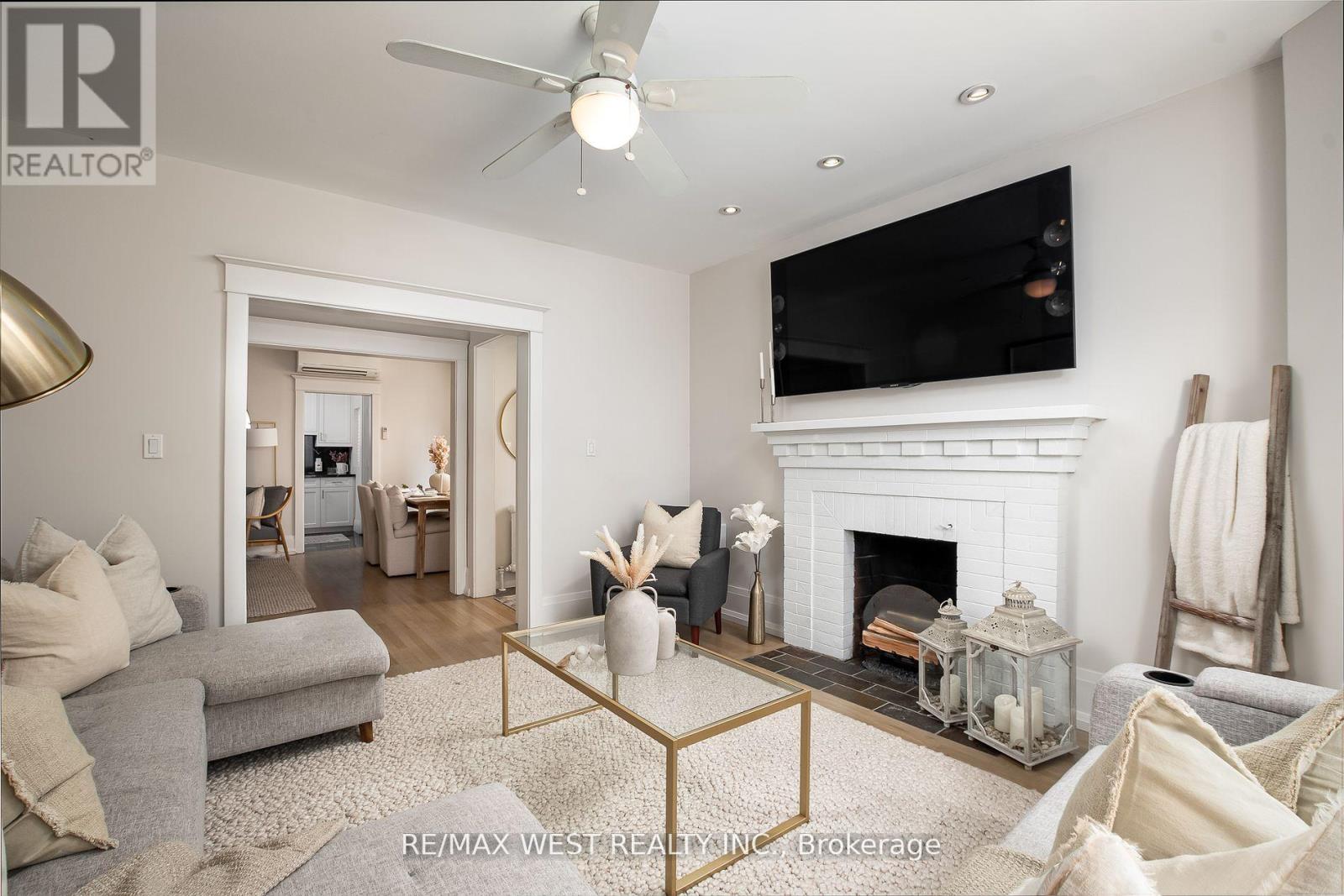 Bldg 1 - 9 Humewood Drive, Toronto, Ontario  M6C 1C9 - Photo 8 - C12394626