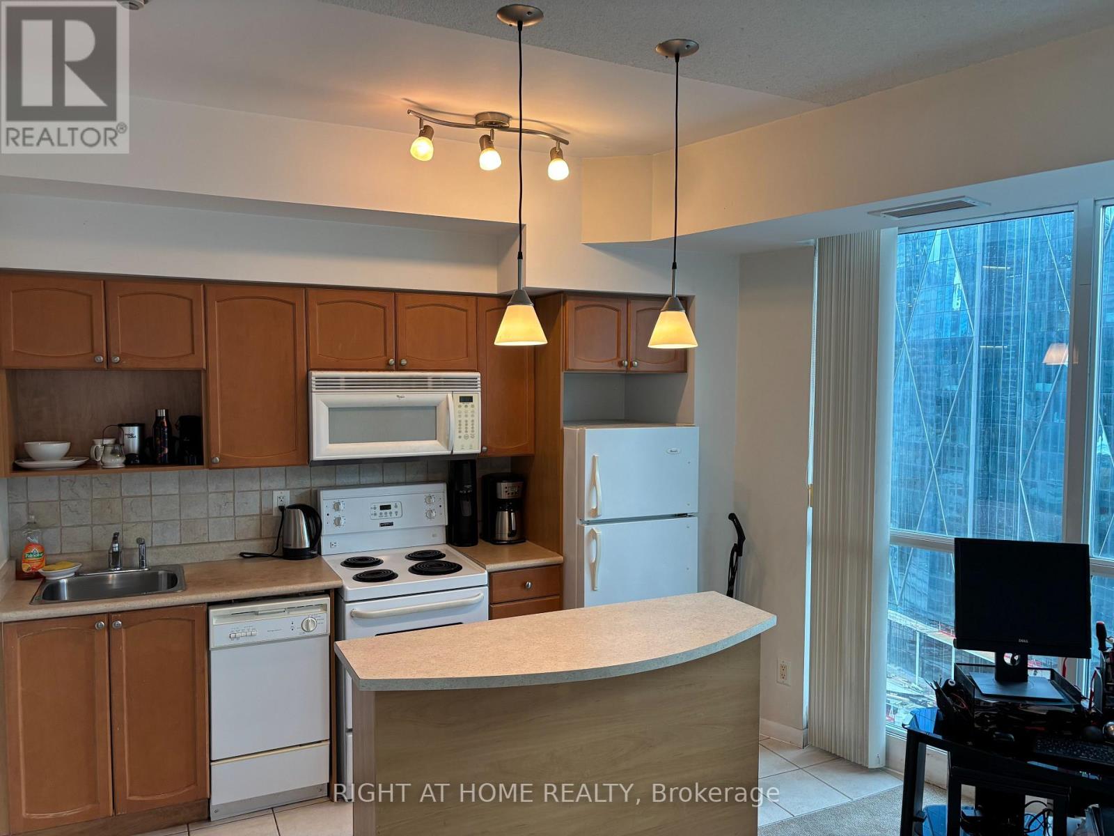 2404 - 18 Yonge Street, Toronto, Ontario  M5E 1Z8 - Photo 7 - C12394635