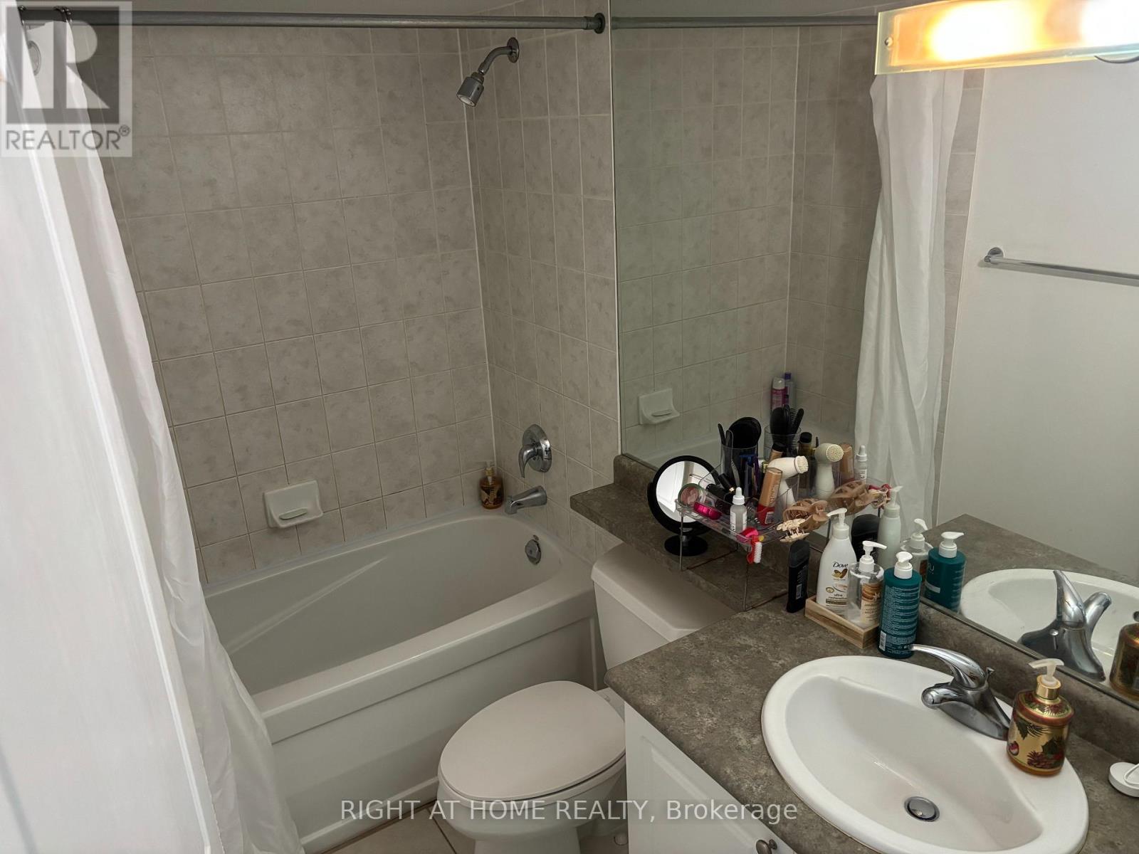 2404 - 18 Yonge Street, Toronto, Ontario  M5E 1Z8 - Photo 9 - C12394635