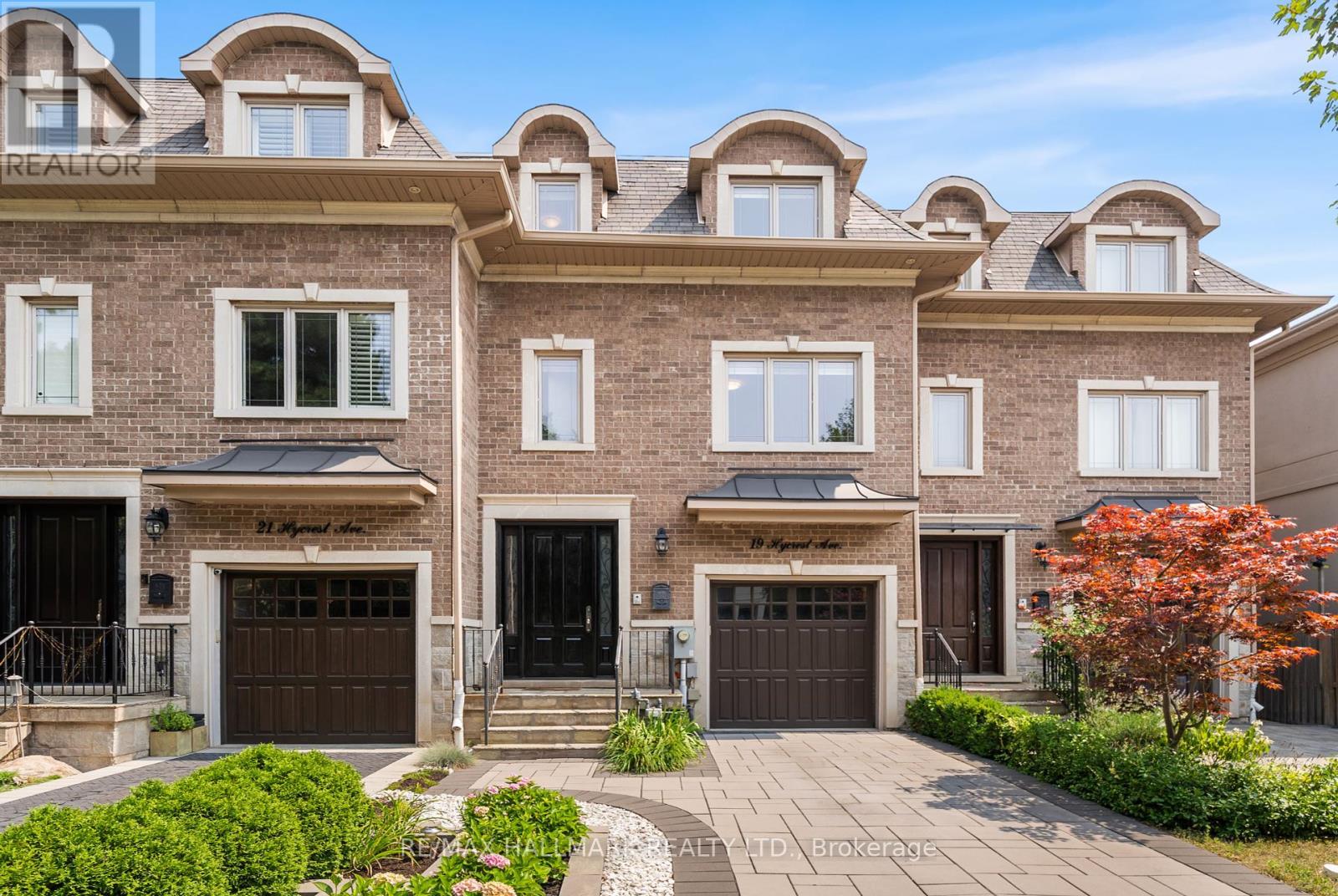 19 Hycrest Avenue, Toronto (Willowdale East), Ontario  M2N 5G2 - Photo 2 - C12394671