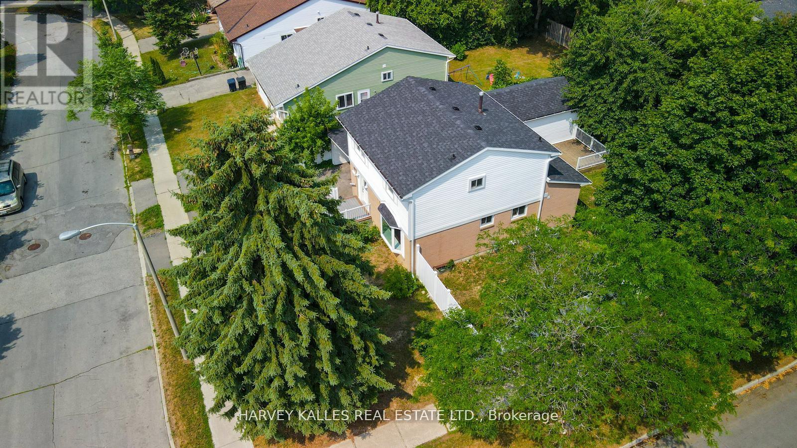 10 Tunmead Square, Toronto, Ontario  M1B 1W9 - Photo 2 - E12394581