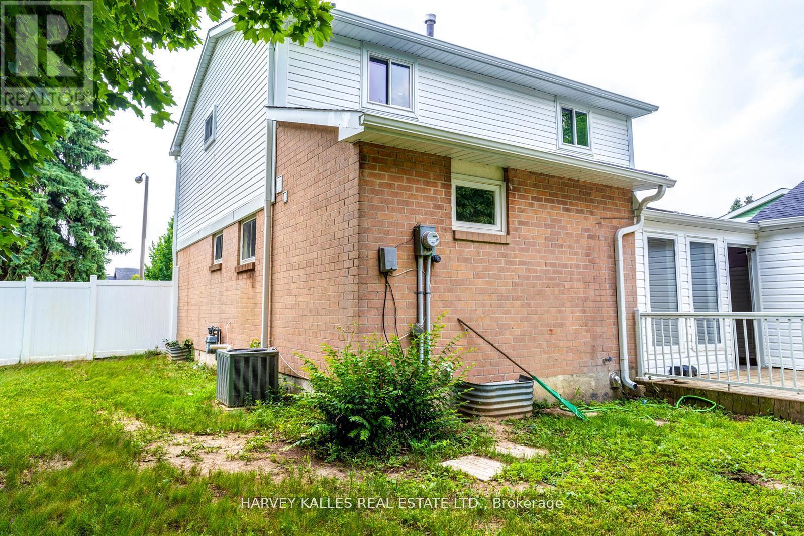 10 Tunmead Square, Toronto, Ontario  M1B 1W9 - Photo 43 - E12394581