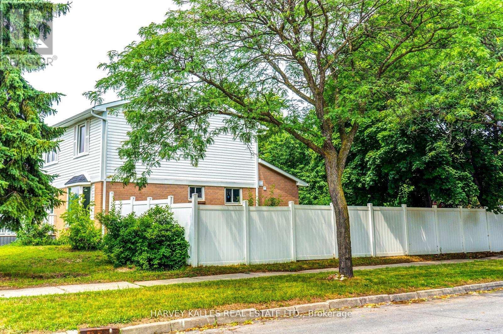 10 Tunmead Square, Toronto, Ontario  M1B 1W9 - Photo 6 - E12394581