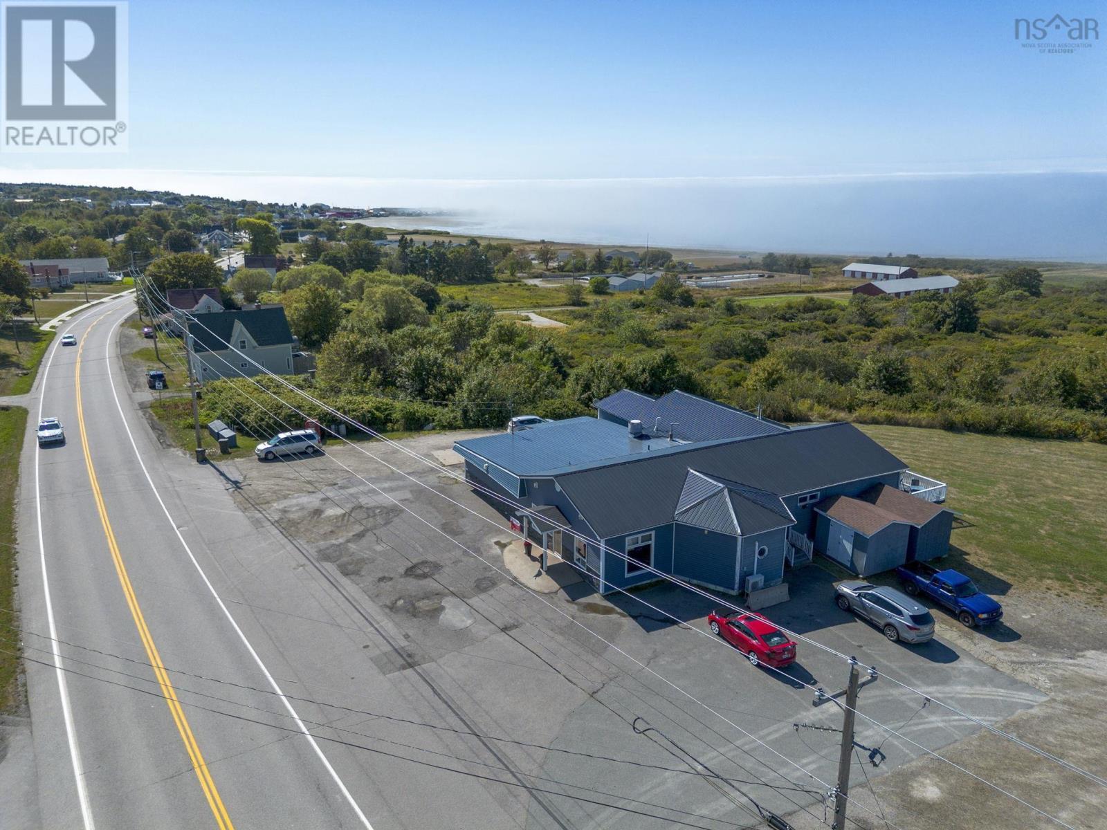 8467 1 Highway, Meteghan Centre, Nova Scotia  B0W 2J0 - Photo 4 - 202522750