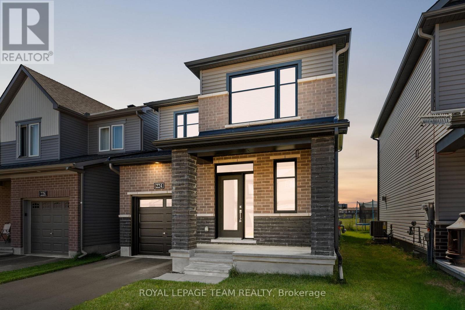 224 ELSIE MACGILL WALK, Ottawa, Ontario