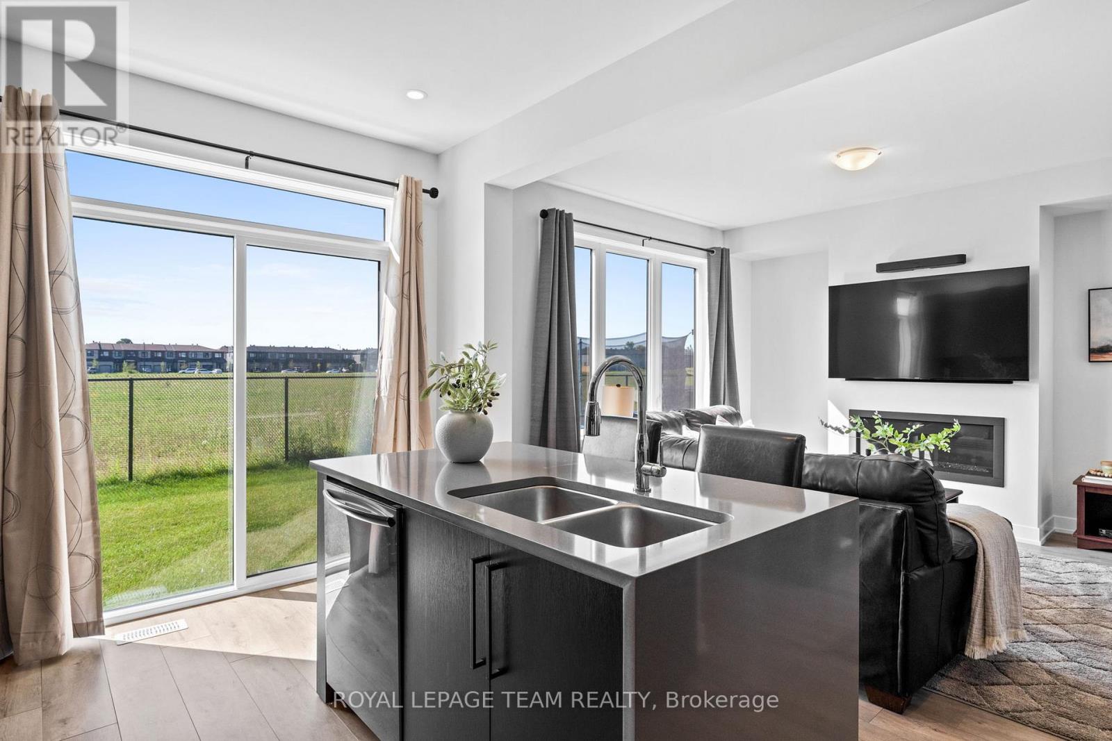 224 Elsie Macgill Walk, Ottawa, Ontario  K2W 0L4 - Photo 19 - X12394694