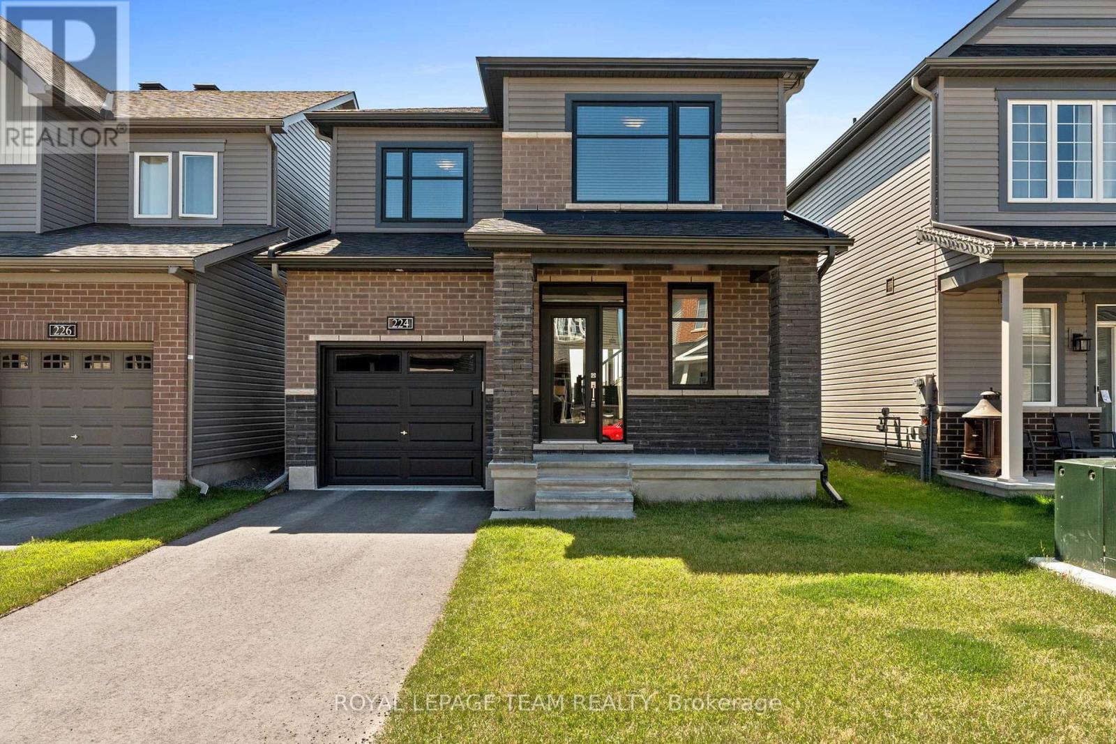 224 Elsie Macgill Walk, Ottawa, Ontario  K2W 0L4 - Photo 2 - X12394694