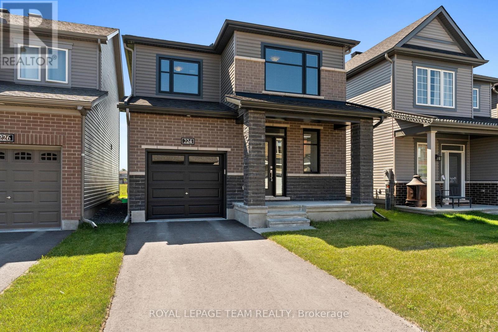 224 Elsie Macgill Walk, Ottawa, Ontario  K2W 0L4 - Photo 3 - X12394694