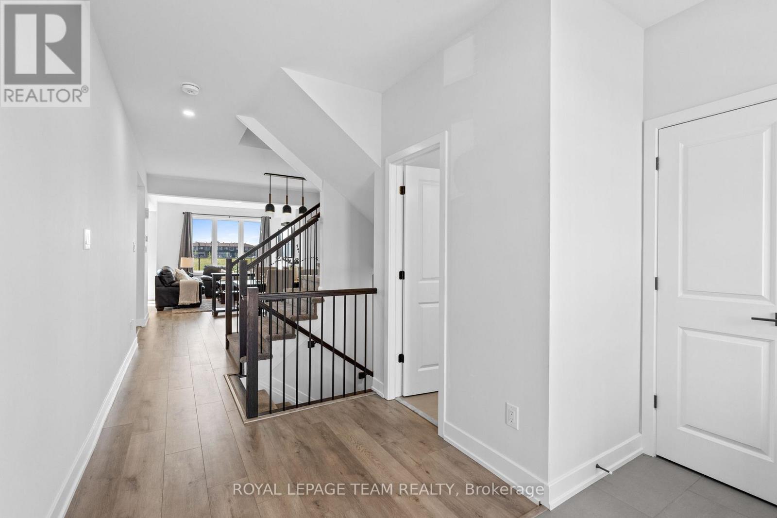 224 Elsie Macgill Walk, Ottawa, Ontario  K2W 0L4 - Photo 6 - X12394694
