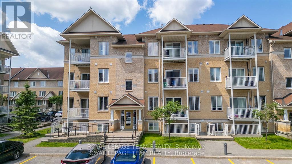 4 - 236 Paseo Private, Ottawa, Ontario  K2G 4N7 - Photo 2 - X12394706