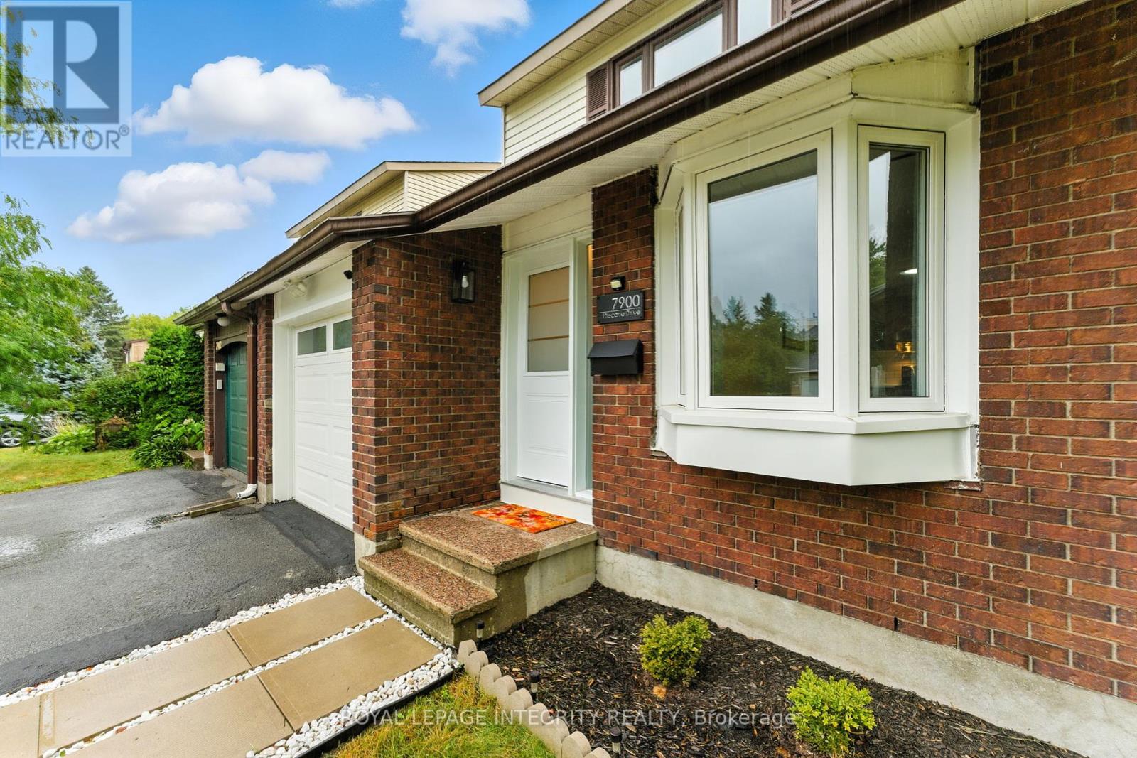 7900 Decarie Drive, Ottawa, Ontario  K1C 2K3 - Photo 4 - X12394767