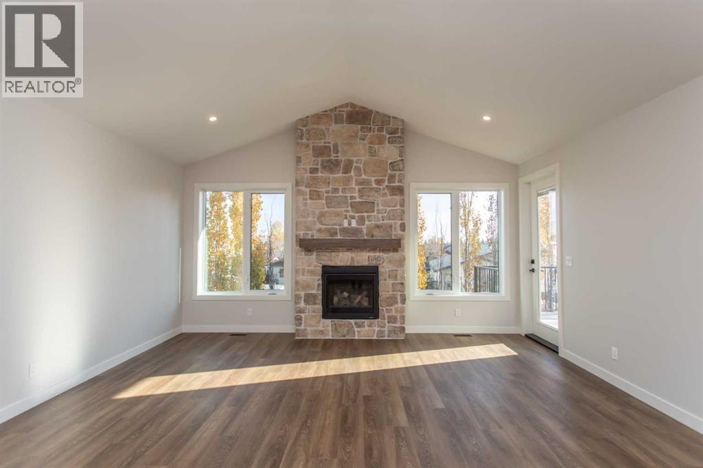 Property at 102, 5300 60 Street image 4