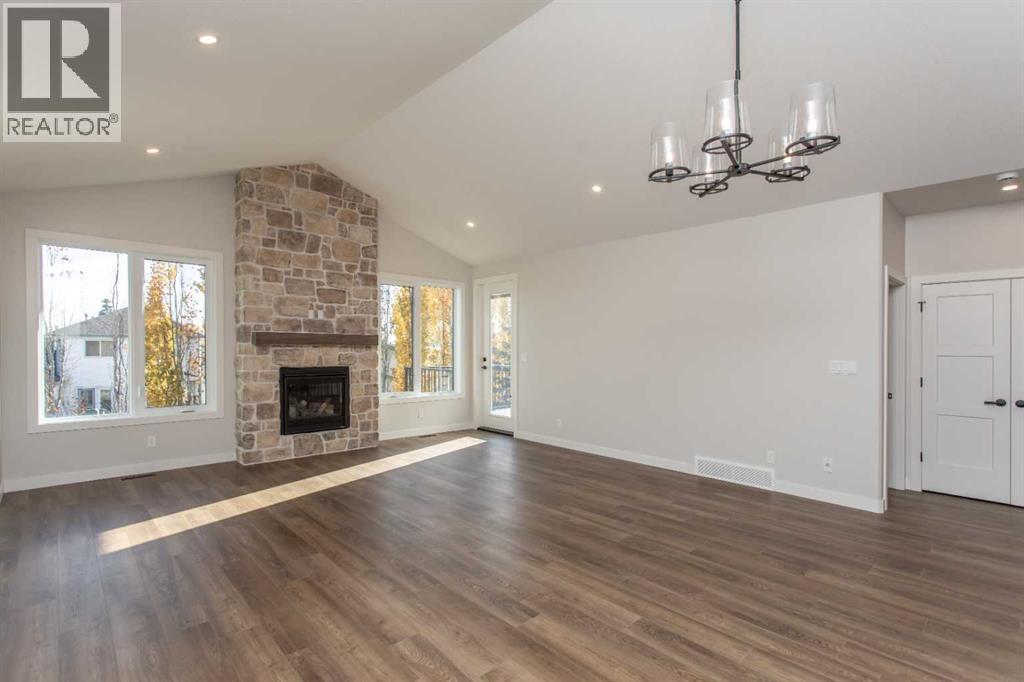 Property at 102, 5300 60 Street image 5
