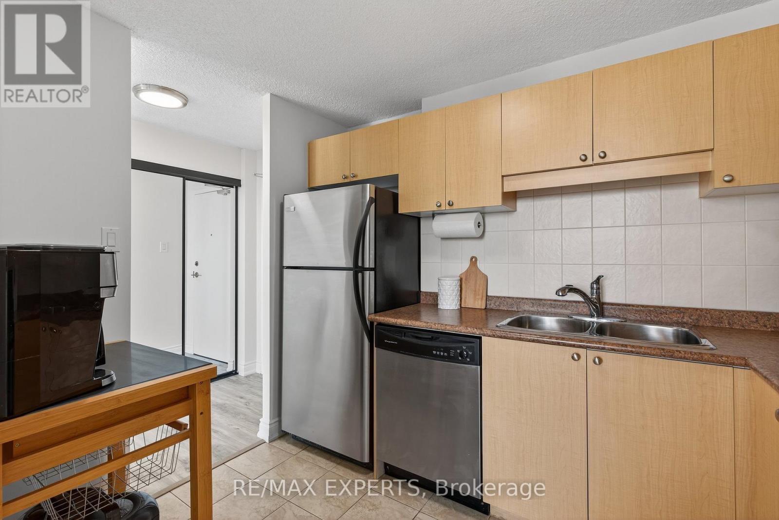 1212 - 2900 Battleford Road, Mississauga, Ontario  L5N 2V9 - Photo 8 - W12262745
