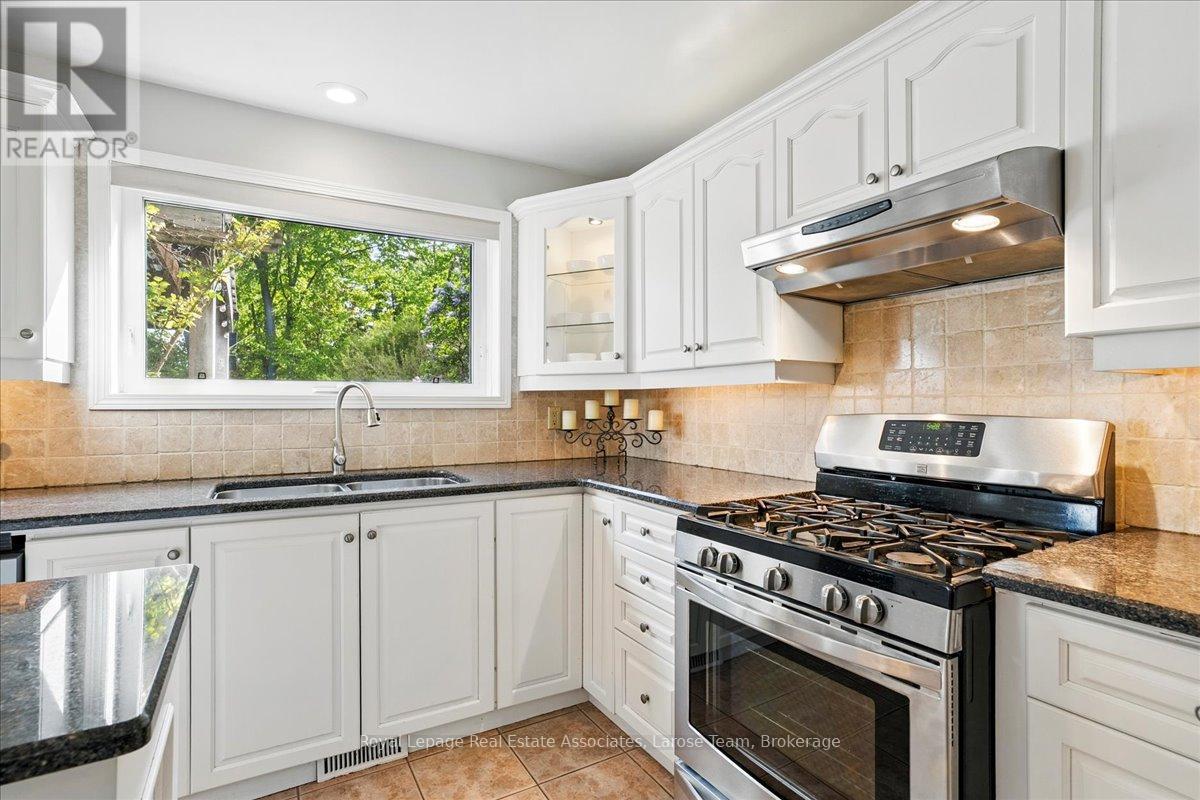 1386 Myron Drive, Mississauga (Lakeview), Ontario  L5E 2N4 - Photo 13 - W12394283