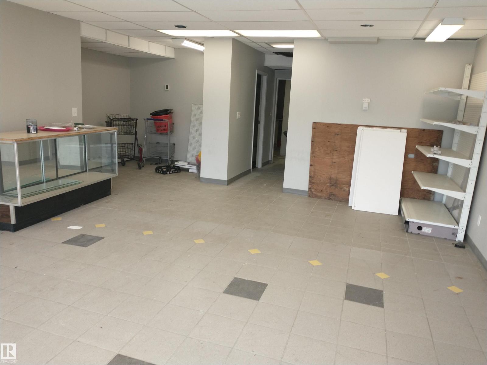 9424 111 Av Nw, Edmonton, Alberta  T5G 0A4 - Photo 2 - E4456897