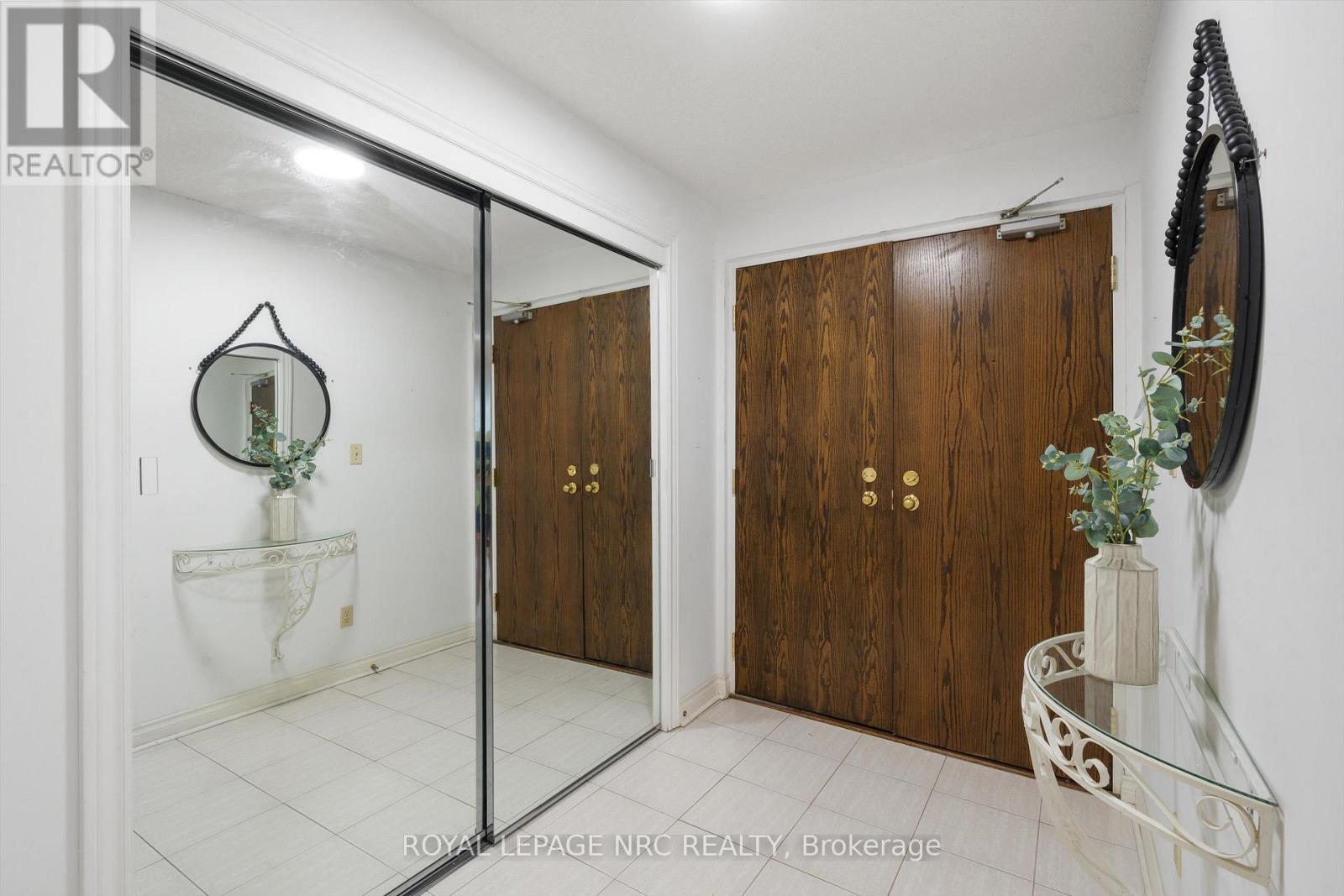 2204 - 701 Geneva Street, St. Catharines, Ontario  L2N 7H9 - Photo 5 - X12394716