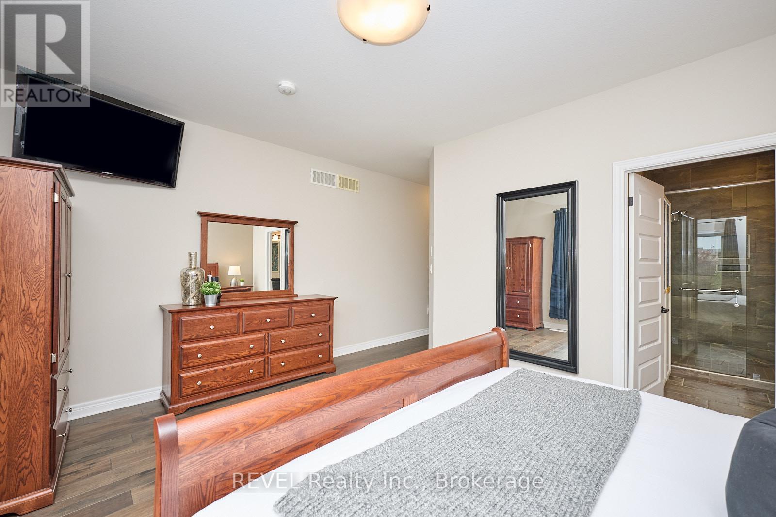 5 Cinnamon Street, Thorold, Ontario  L2V 0H5 - Photo 18 - X12394769