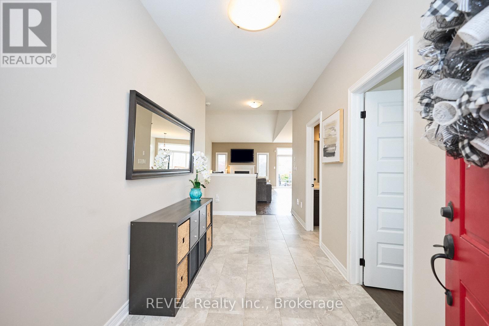 5 Cinnamon Street, Thorold, Ontario  L2V 0H5 - Photo 5 - X12394769