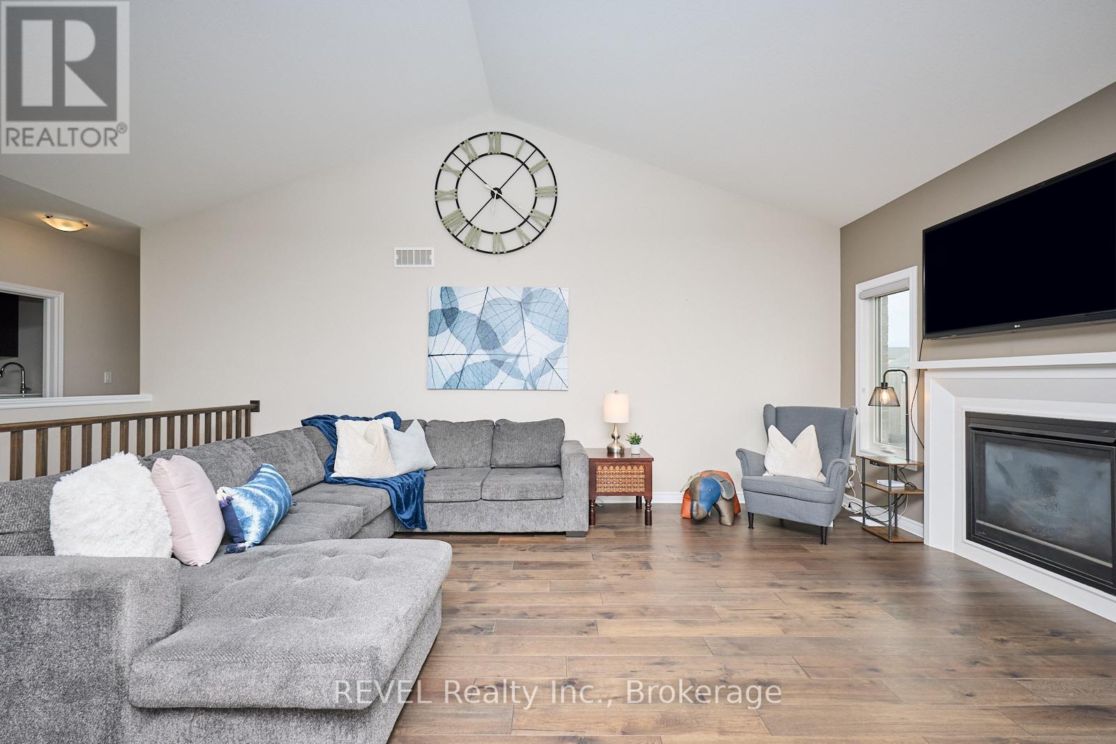 5 Cinnamon Street, Thorold, Ontario  L2V 0H5 - Photo 7 - X12394769