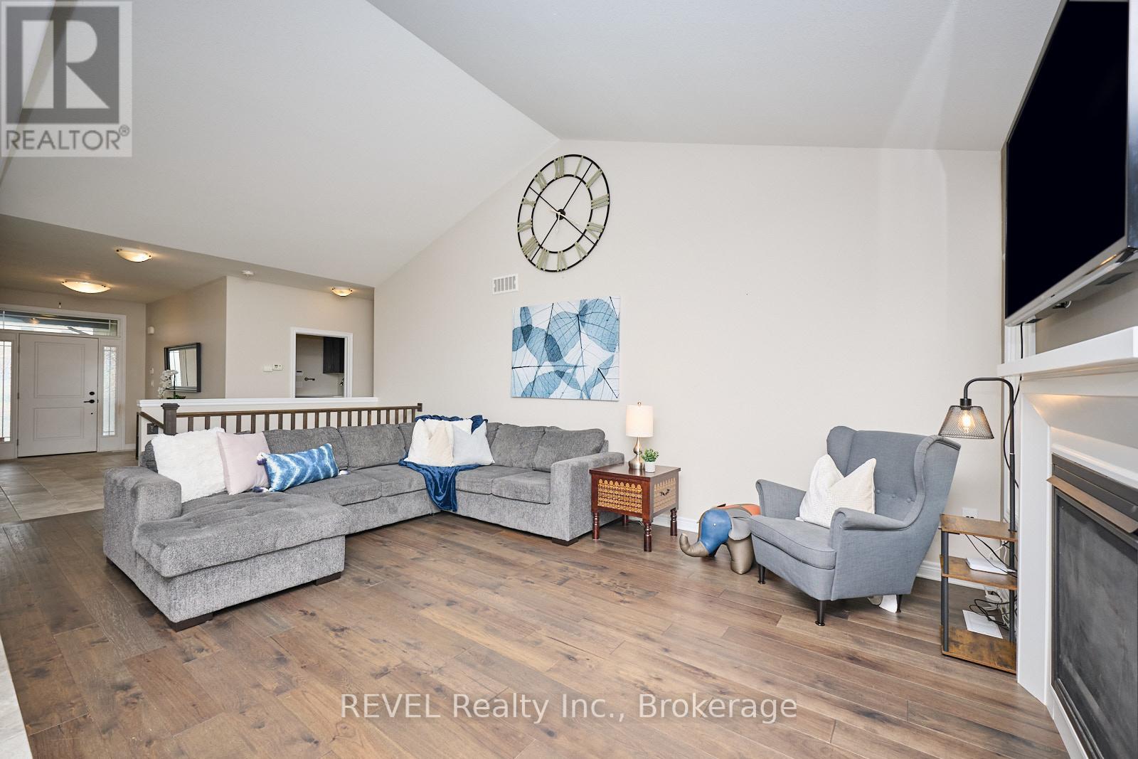 5 Cinnamon Street, Thorold, Ontario  L2V 0H5 - Photo 8 - X12394769