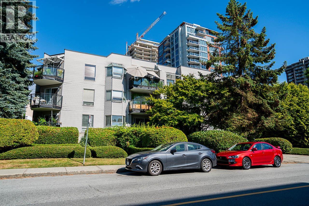 208 1550 Chesterfield Avenue, North Vancouver, British Columbia  V7M 2N6 - Photo 3 - R3046109